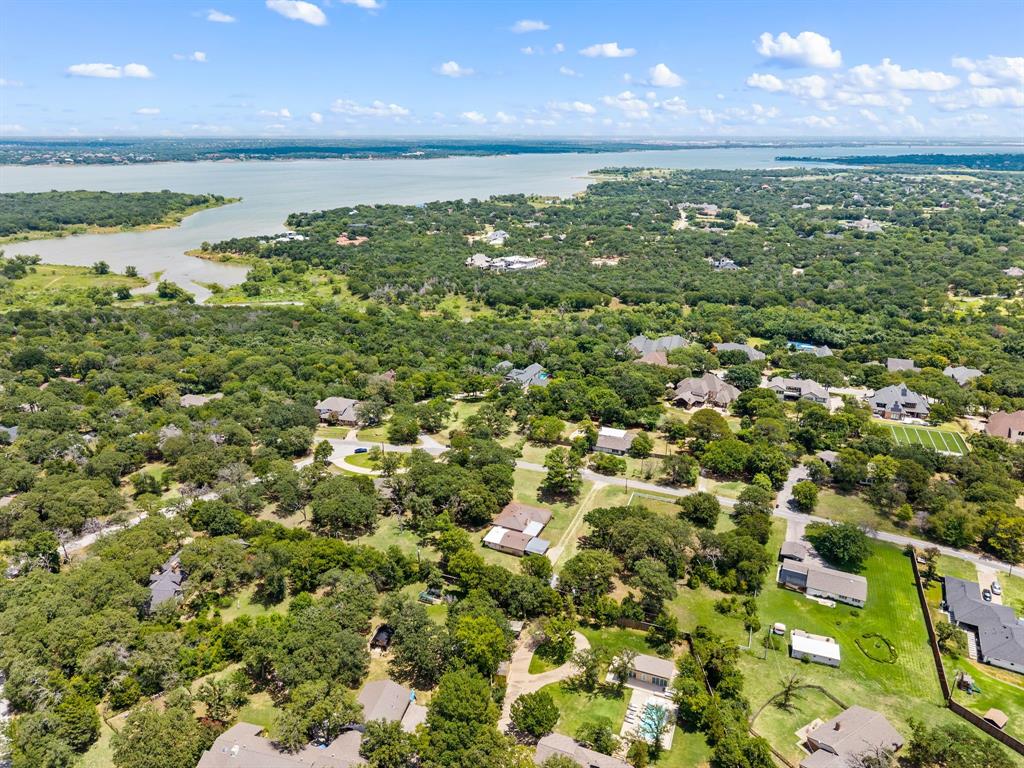 3180 Southlake Park Road — photo