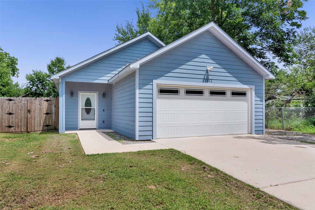 1312 Elm Street — photo