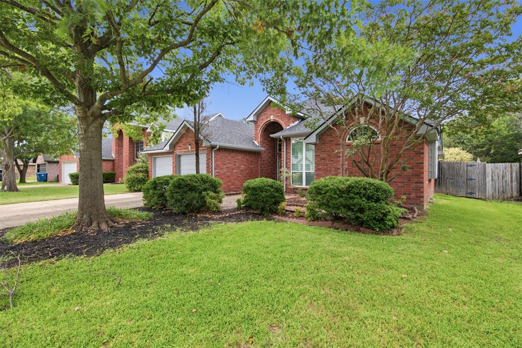 140 Woodcreek Drive — photo
