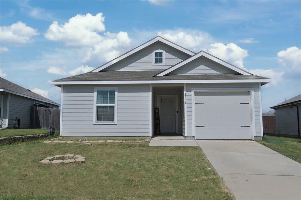 2104 Mackinac Lane — photo