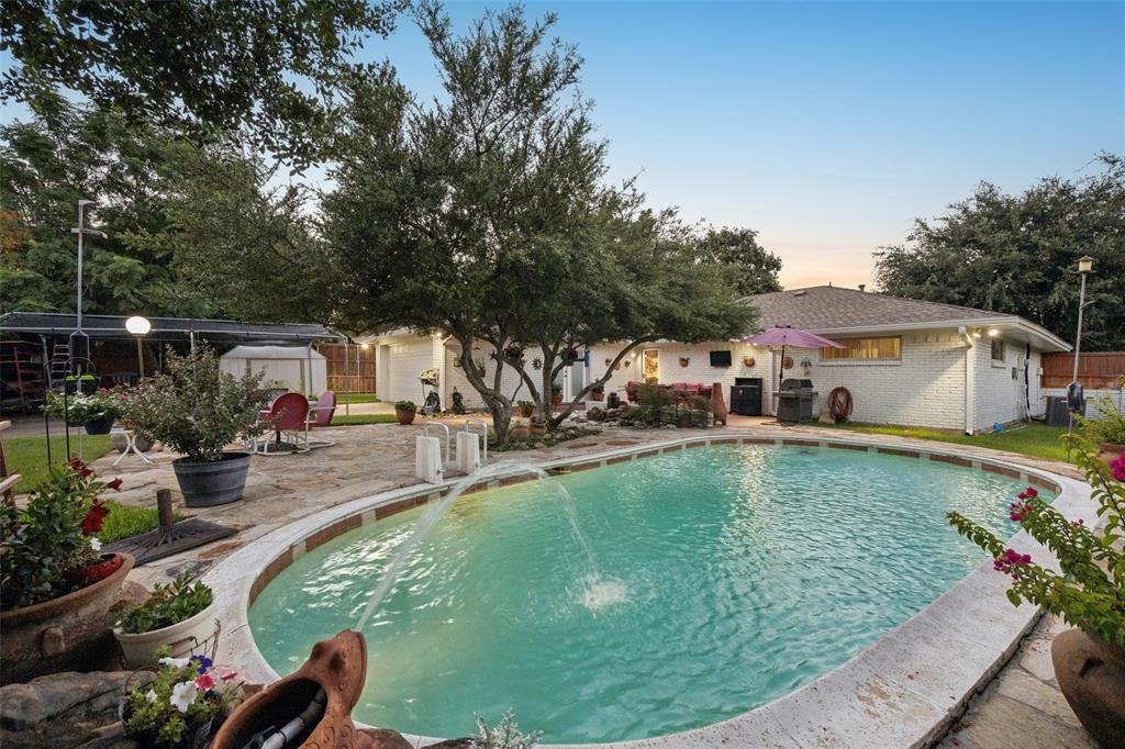 2104 Westlake Drive — photo