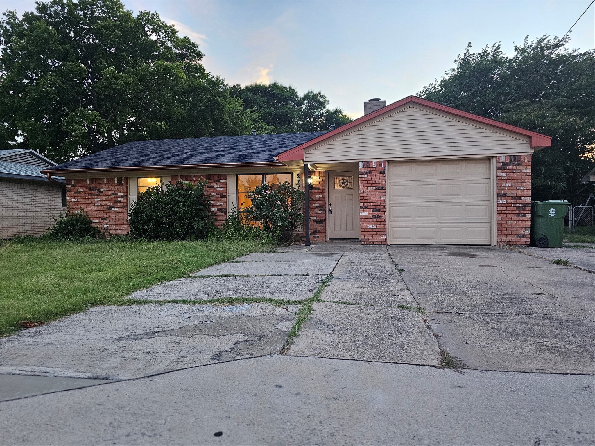 237 N Murphy, Murphy, TX 75094 — photo 2