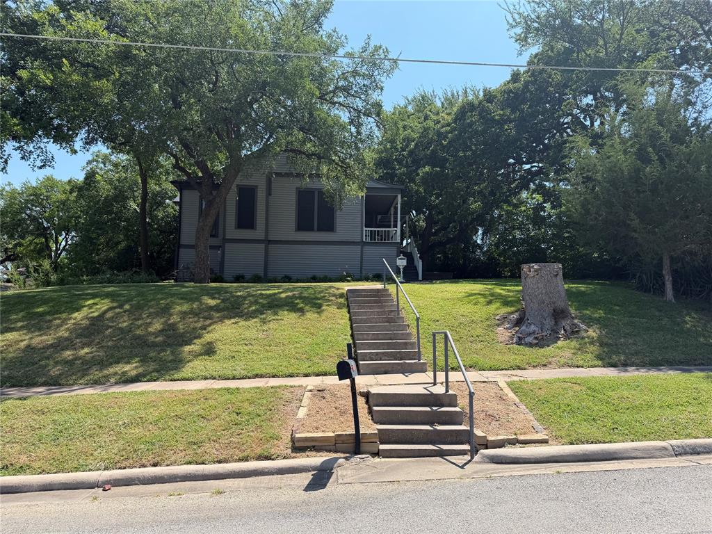 811 N Elm Street — photo