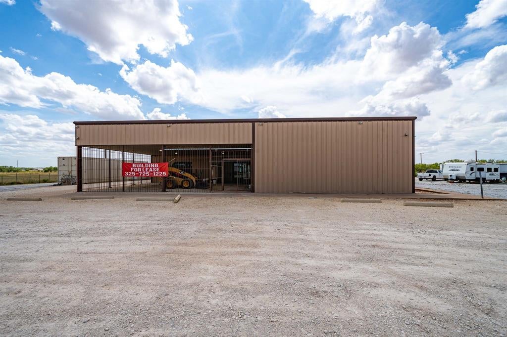 2165 US Highway 277 N — photo