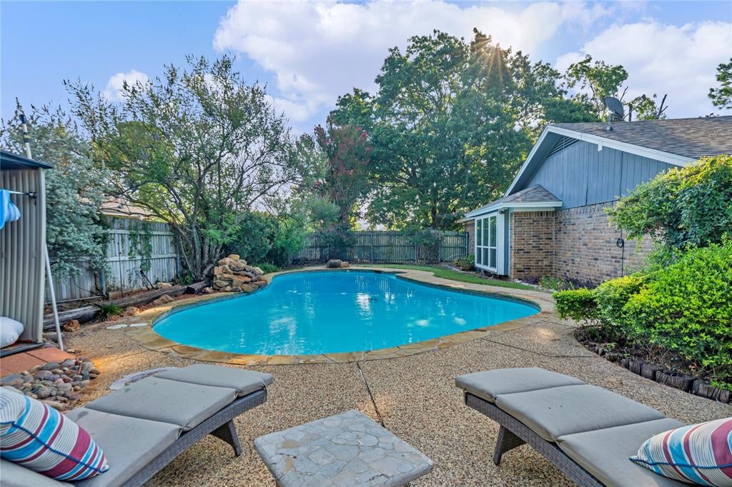 306 Woodlawn Drive — photo