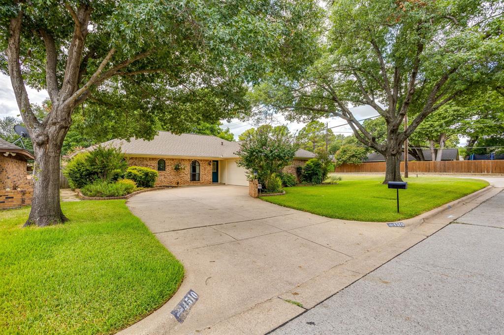 4510 Longacres Court — photo