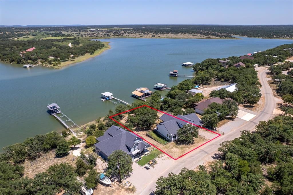 660 Oak Point Drive — photo
