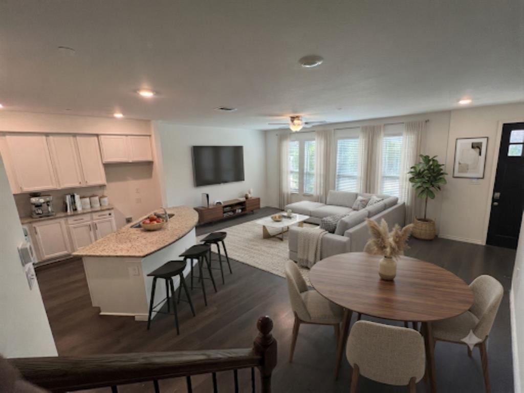 2434 Klamath Drive — photo