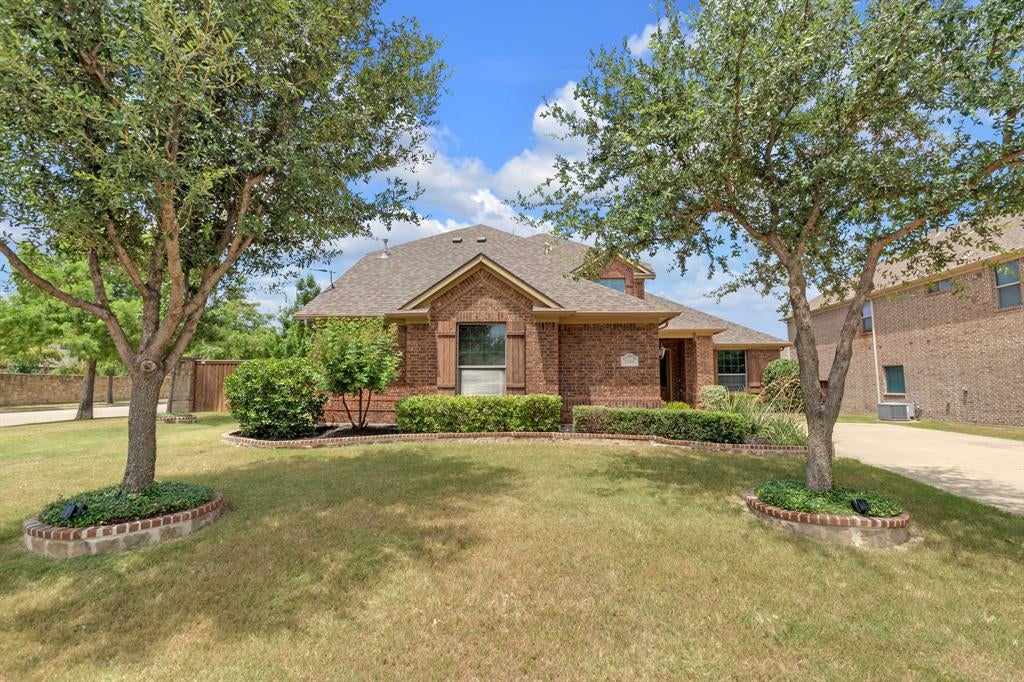 1700 Goldenrod Lane — photo