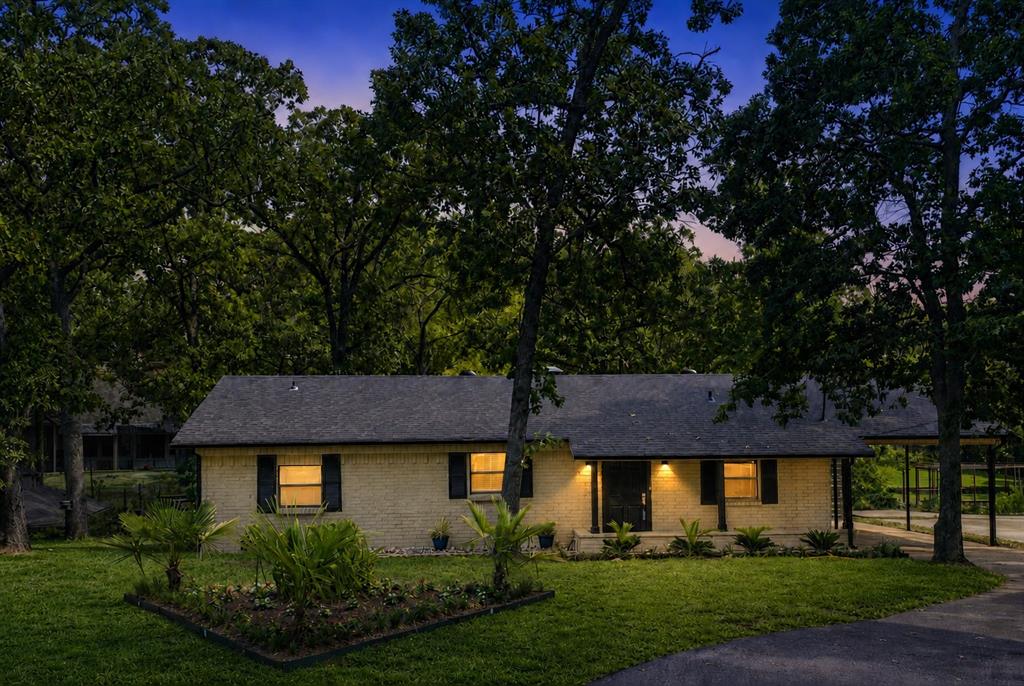 243 Shoreline Drive — photo