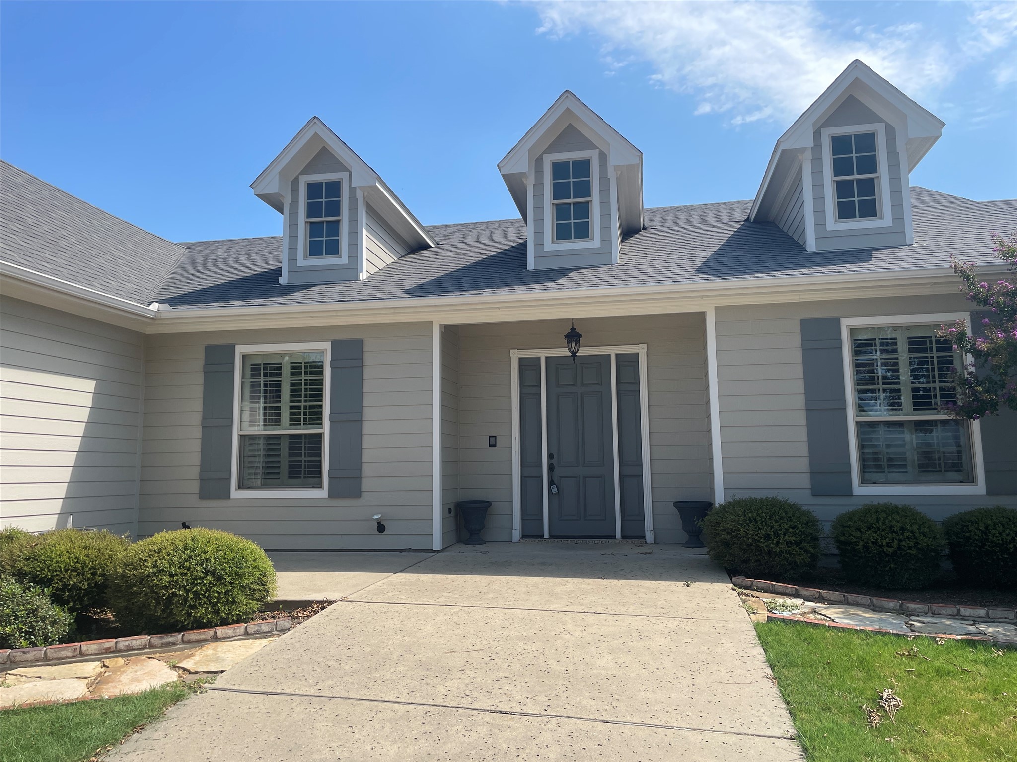 326 Harborview Drive — photo