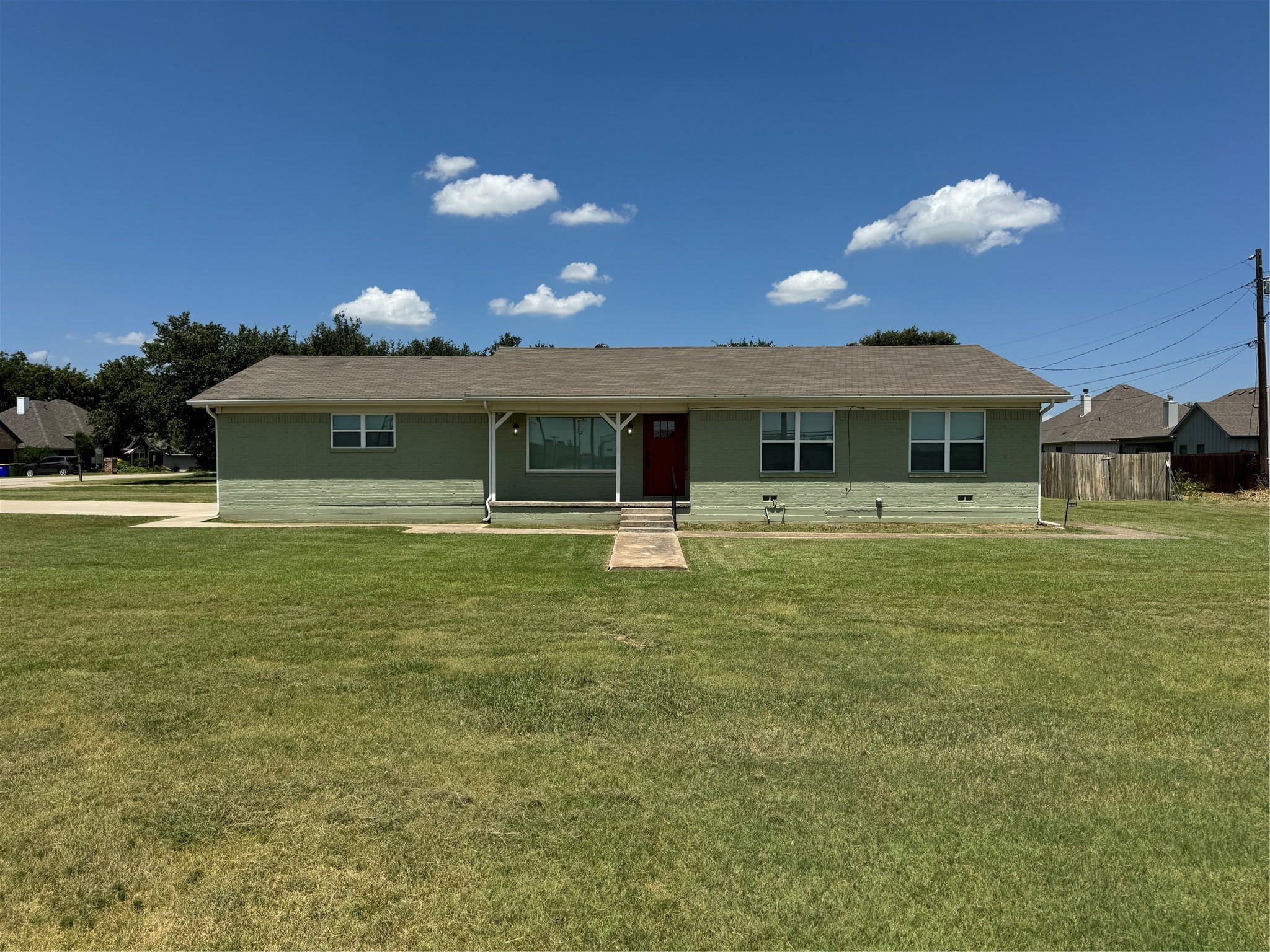 321 E Lake Street, Krum, TX 76249 — photo 2
