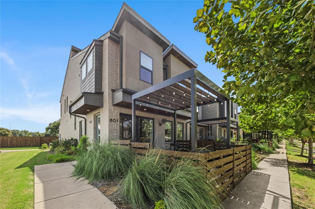 801 Emerling Drive — photo