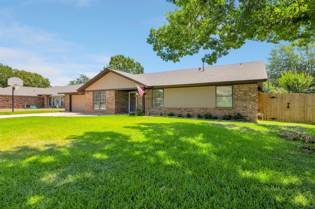 2127 Tanglewood Drive — photo