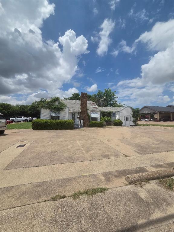 3217 Denton Highway — photo
