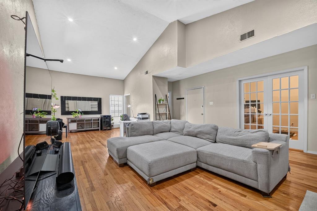10437 High Hollows Drive 220 — photo