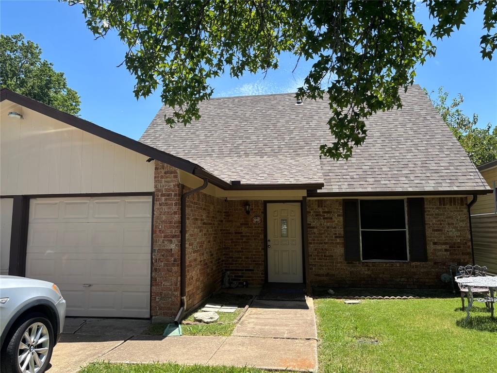 3338 Ingersoll Street — photo