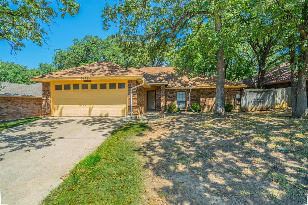 2119 Turf Club Drive — photo
