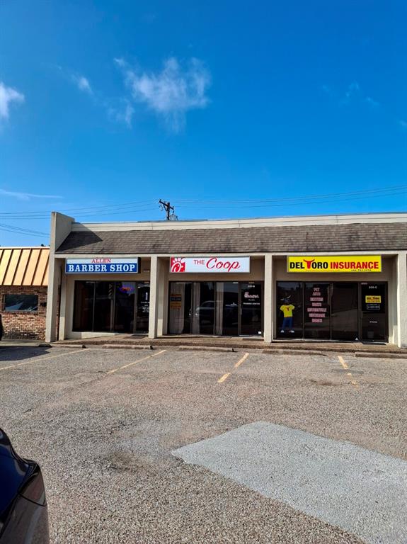 205 W Main Street B — photo