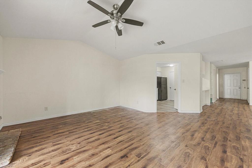 2504 Brook Hollow Court — photo