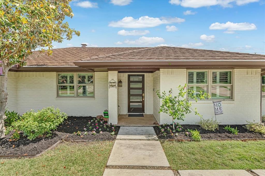 27 Crestwood Drive — photo