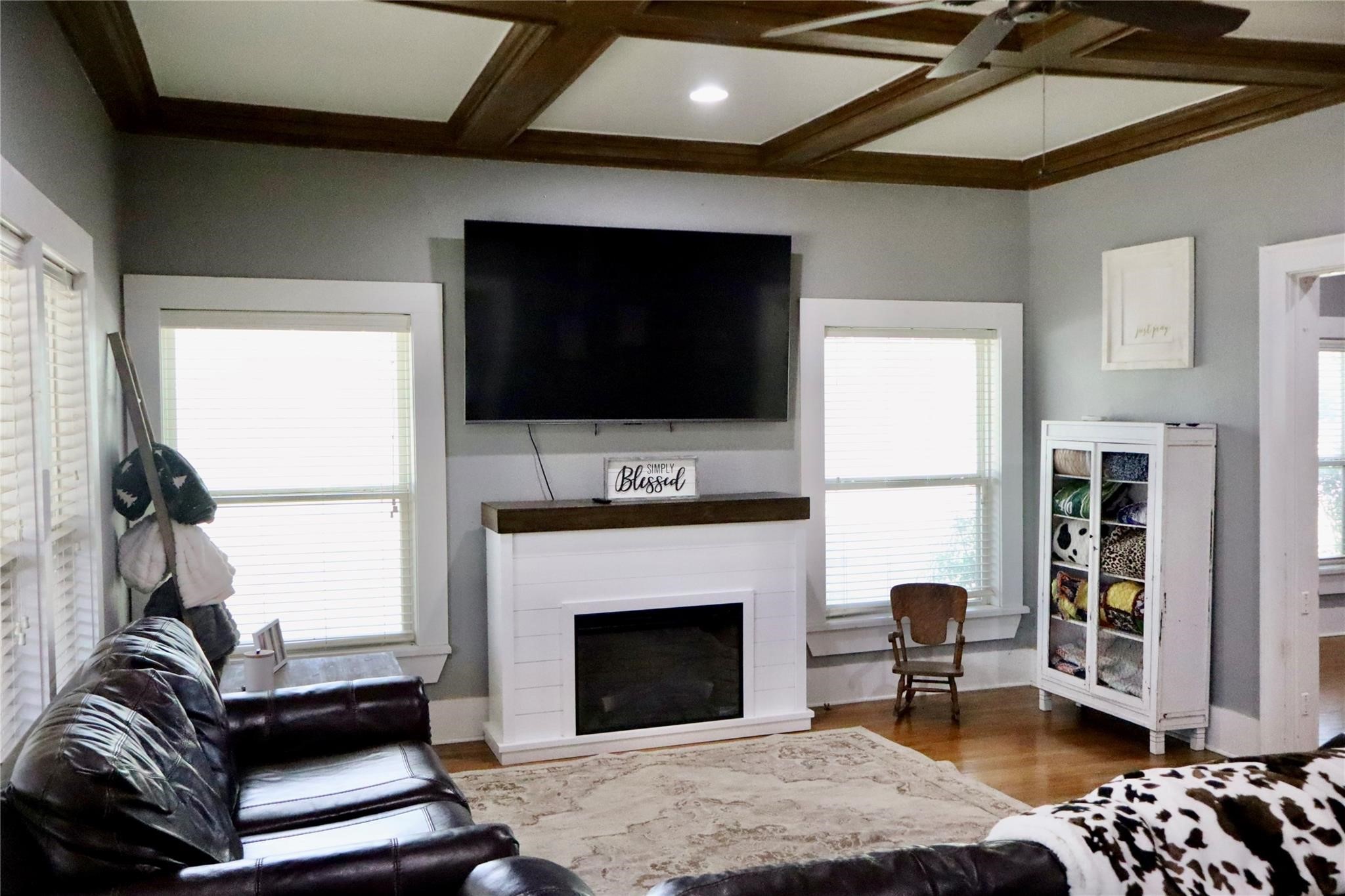 203 E Bennett Street, Strawn, TX 76475 — photo 2