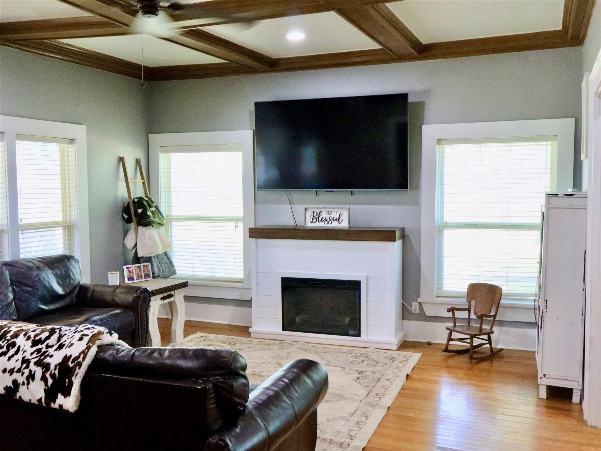 203 E Bennett Street, Strawn, TX 76475 — photo 3