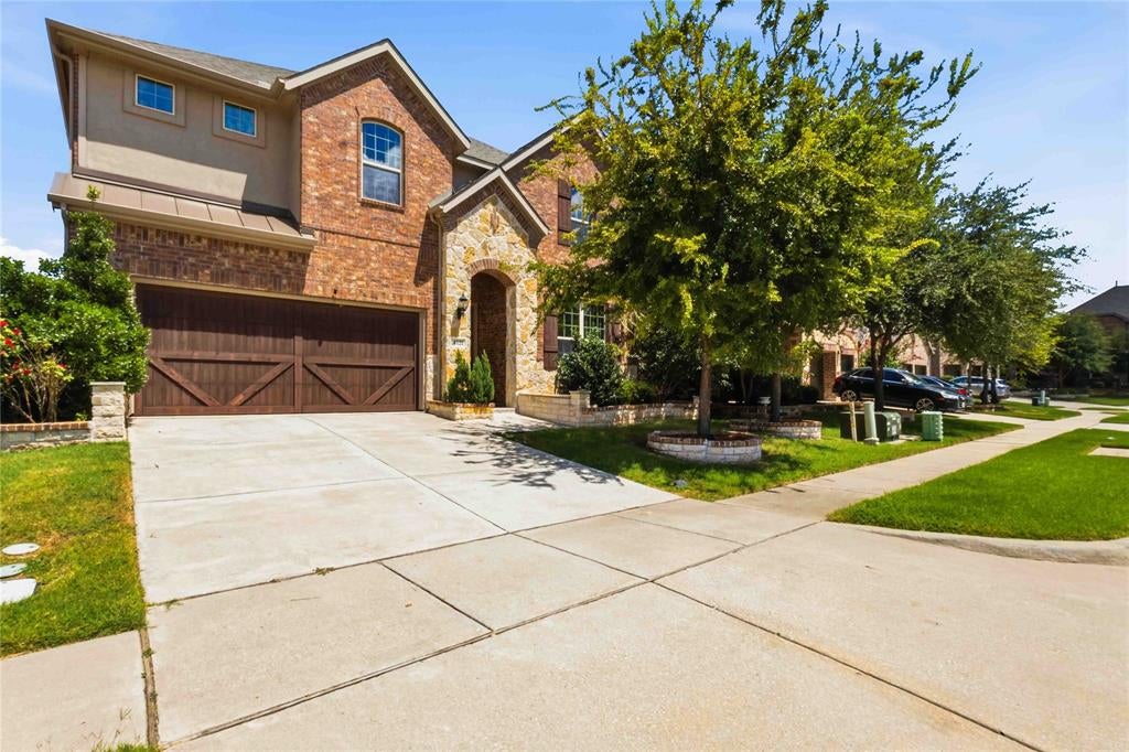 4121 Portola Drive — photo