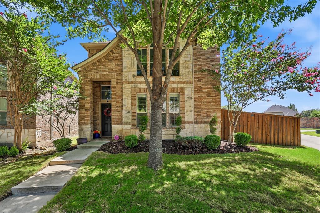 1611 Estacado Drive — photo