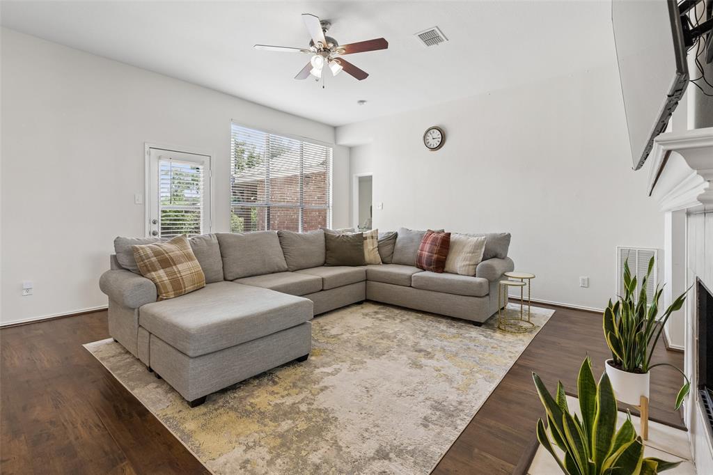 11809 Woodland Way — photo