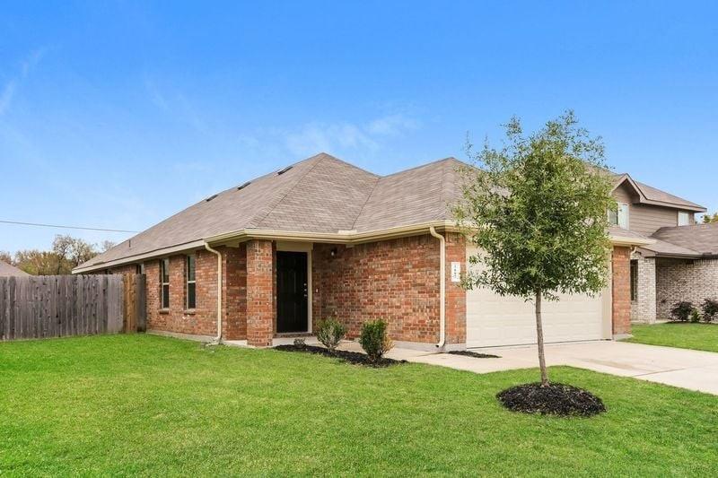 1607 Dove Circle — photo
