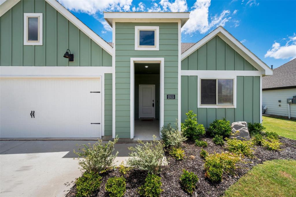2315 Hydrangea Drive — photo