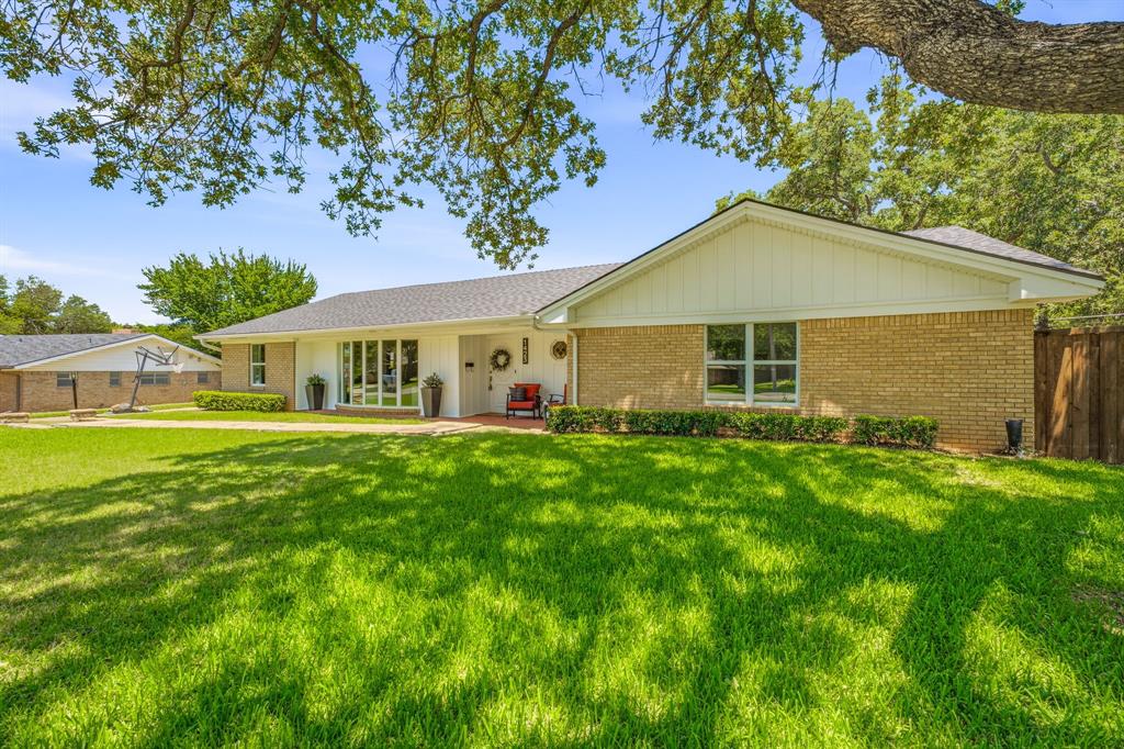 1423 Oak Hills Drive — photo