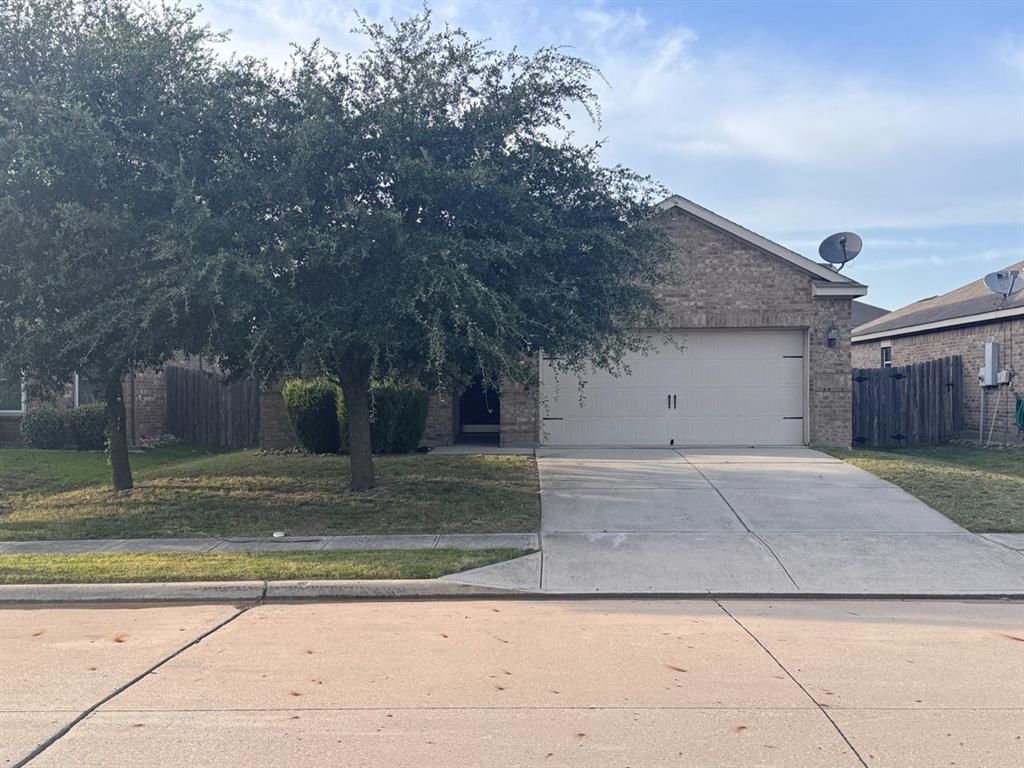 231 Lamont Road — photo