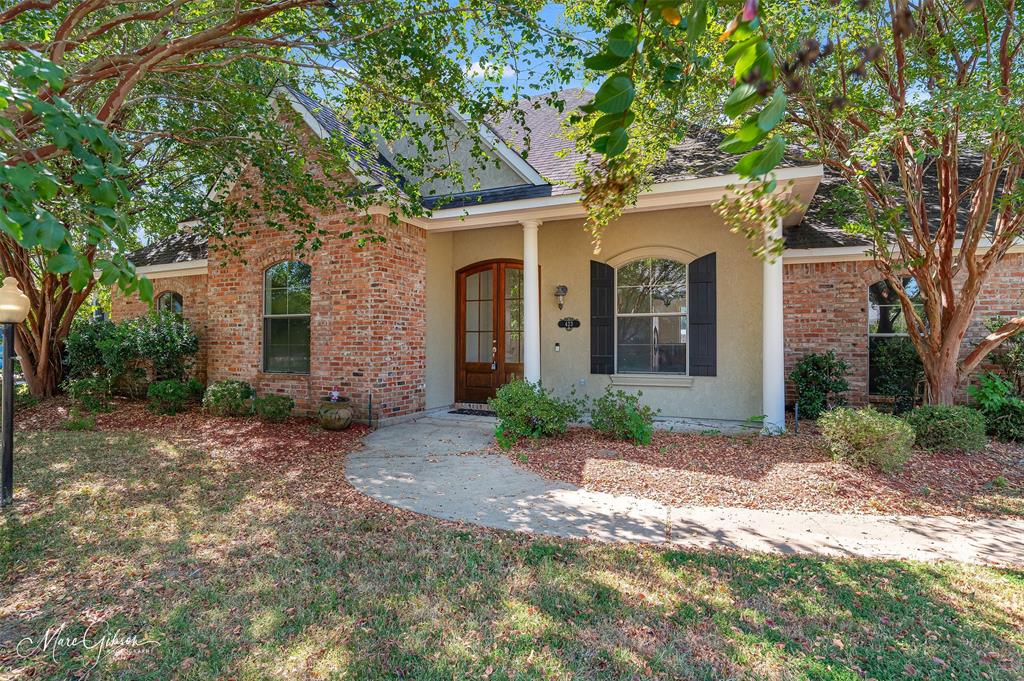 423 Hidden Oaks Circle — photo