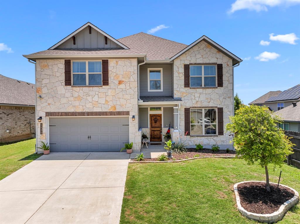 5030 Dickinson Loop — photo