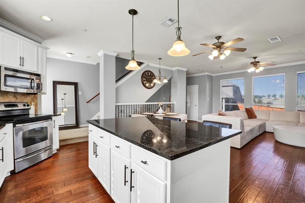 2700 Club Ridge Drive 8 — photo