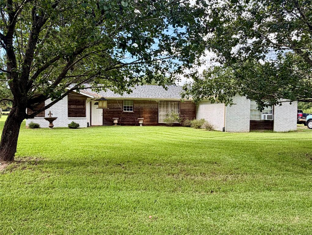 942 Foreman Road — photo
