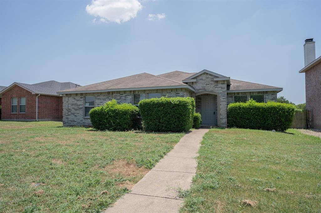 1420 Bumble Bee Drive — photo