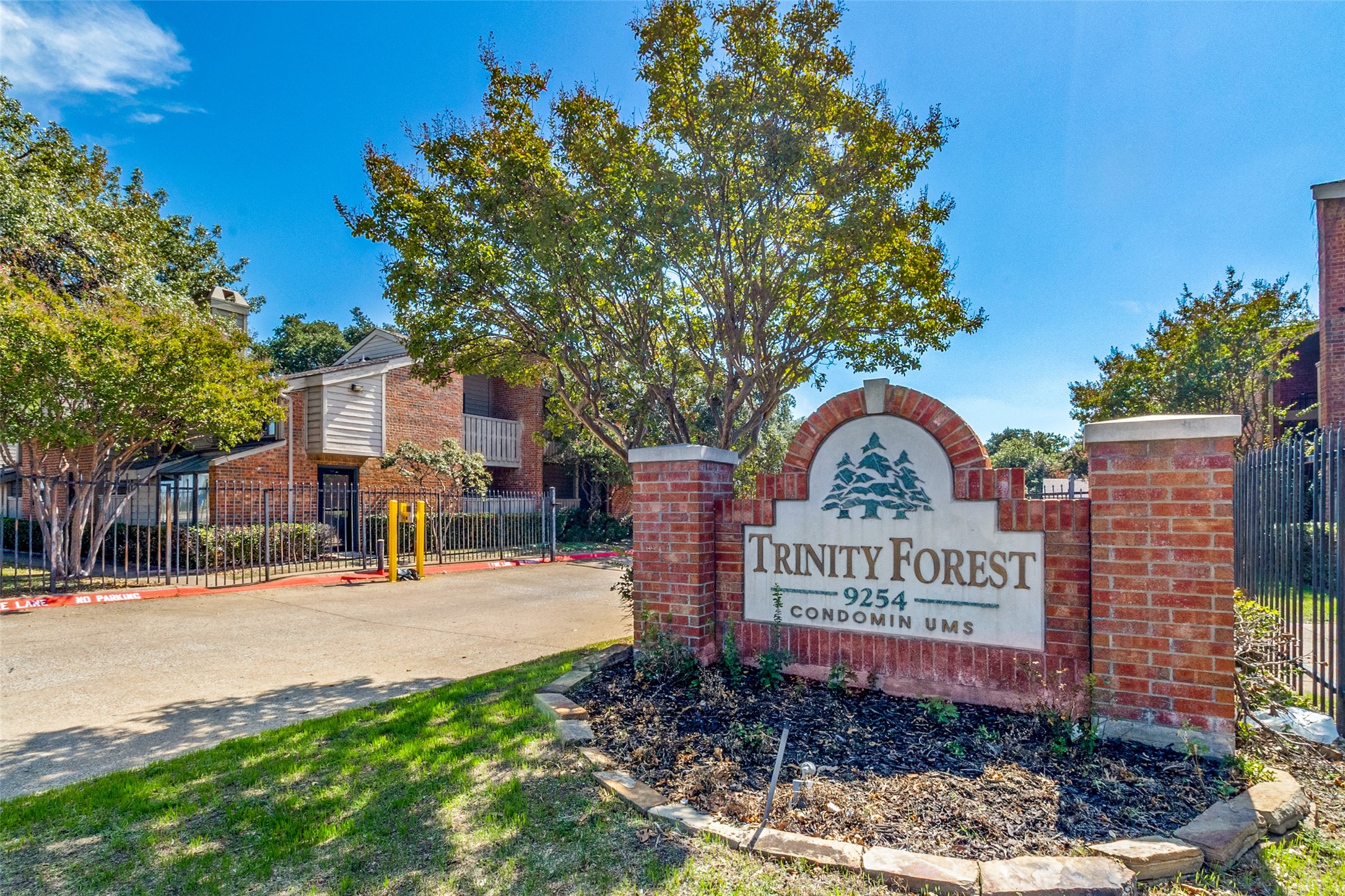9254 Forest Lane Unit 812 — photo
