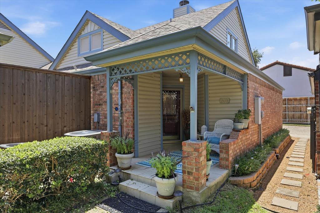 18095 Whispering Gables Lane — photo