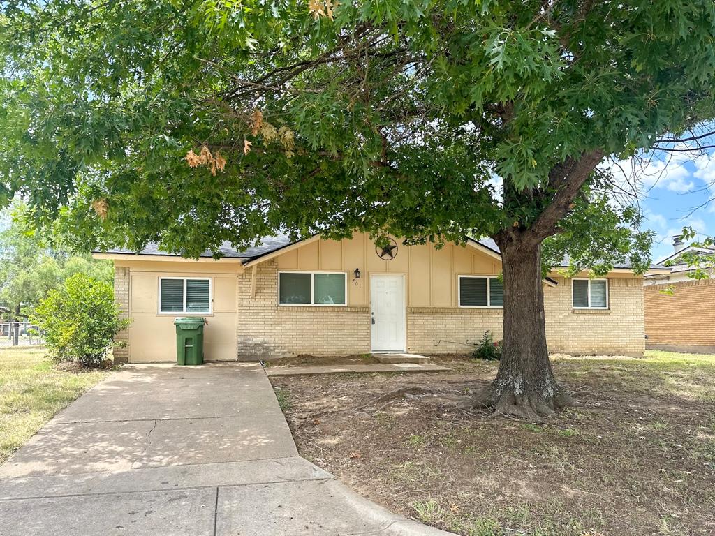 701 Tanglewood Drive — photo