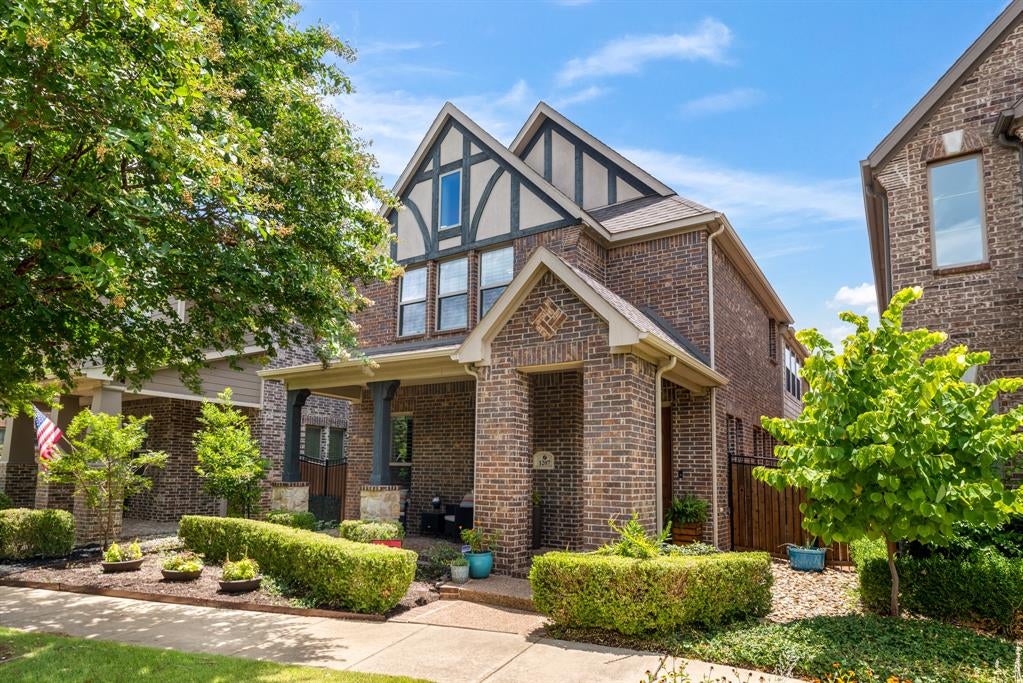 1207 Harris Hawk Way — photo