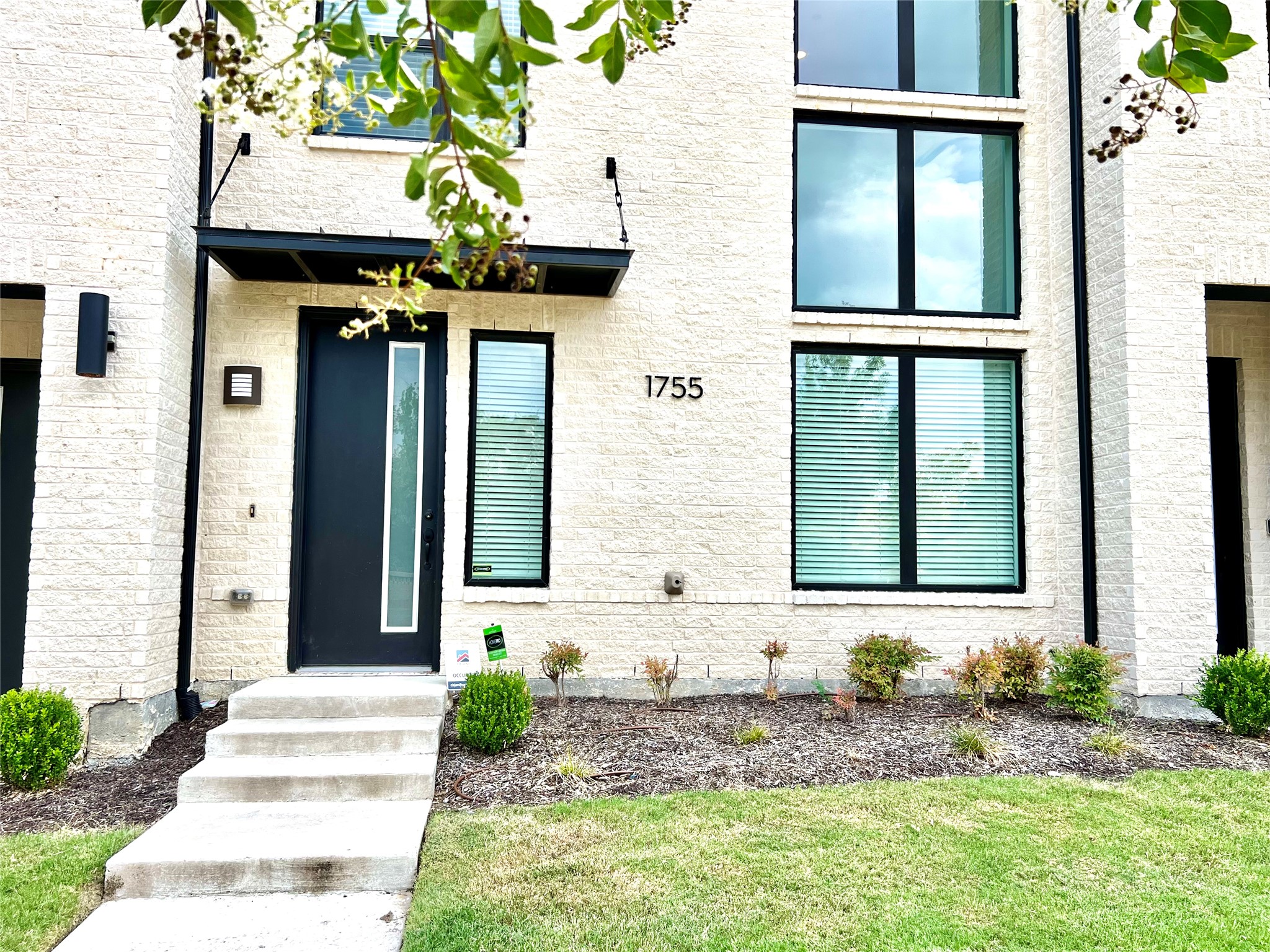 1755 Montgomery Drive — photo