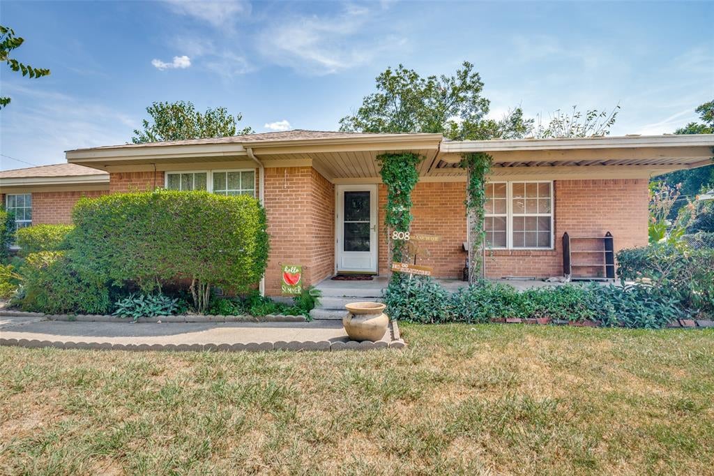 808 Branch Drive — photo