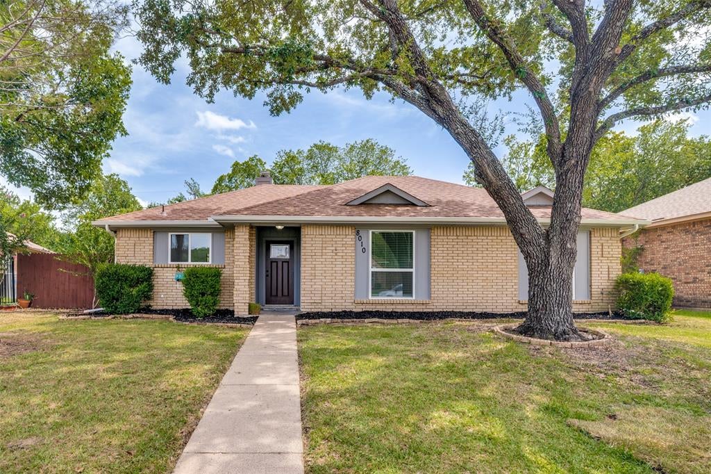 8010 Meadowlark Lane — photo