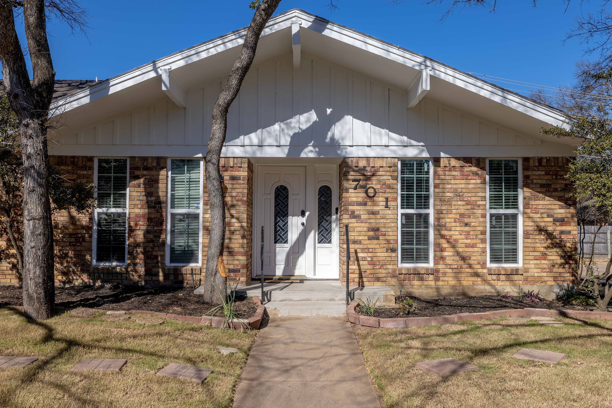 701 Kentwood Circle — photo