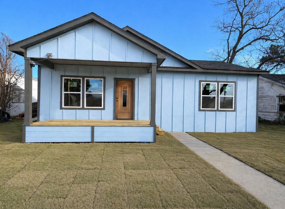 319 E Main Street — photo