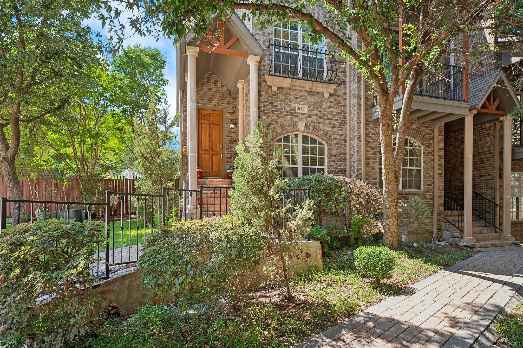 835 Rockingham Drive, Irving, TX 75063 — photo 2