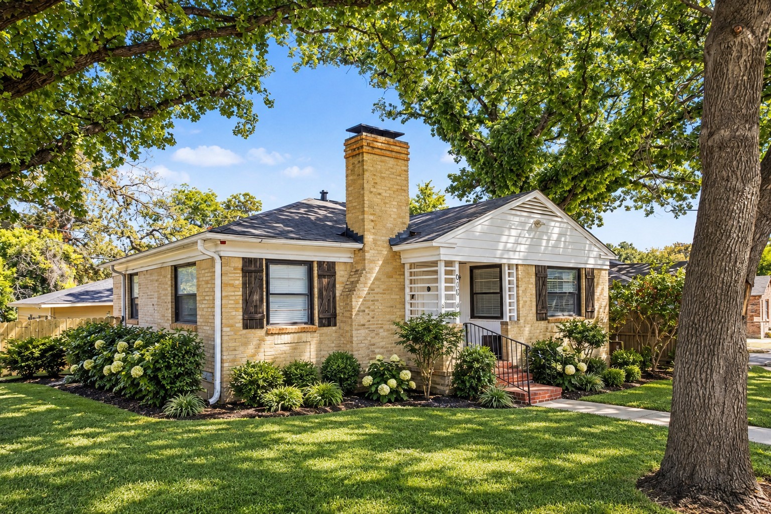 910 Reverchon Drive, Dallas, TX 75211 — photo 2